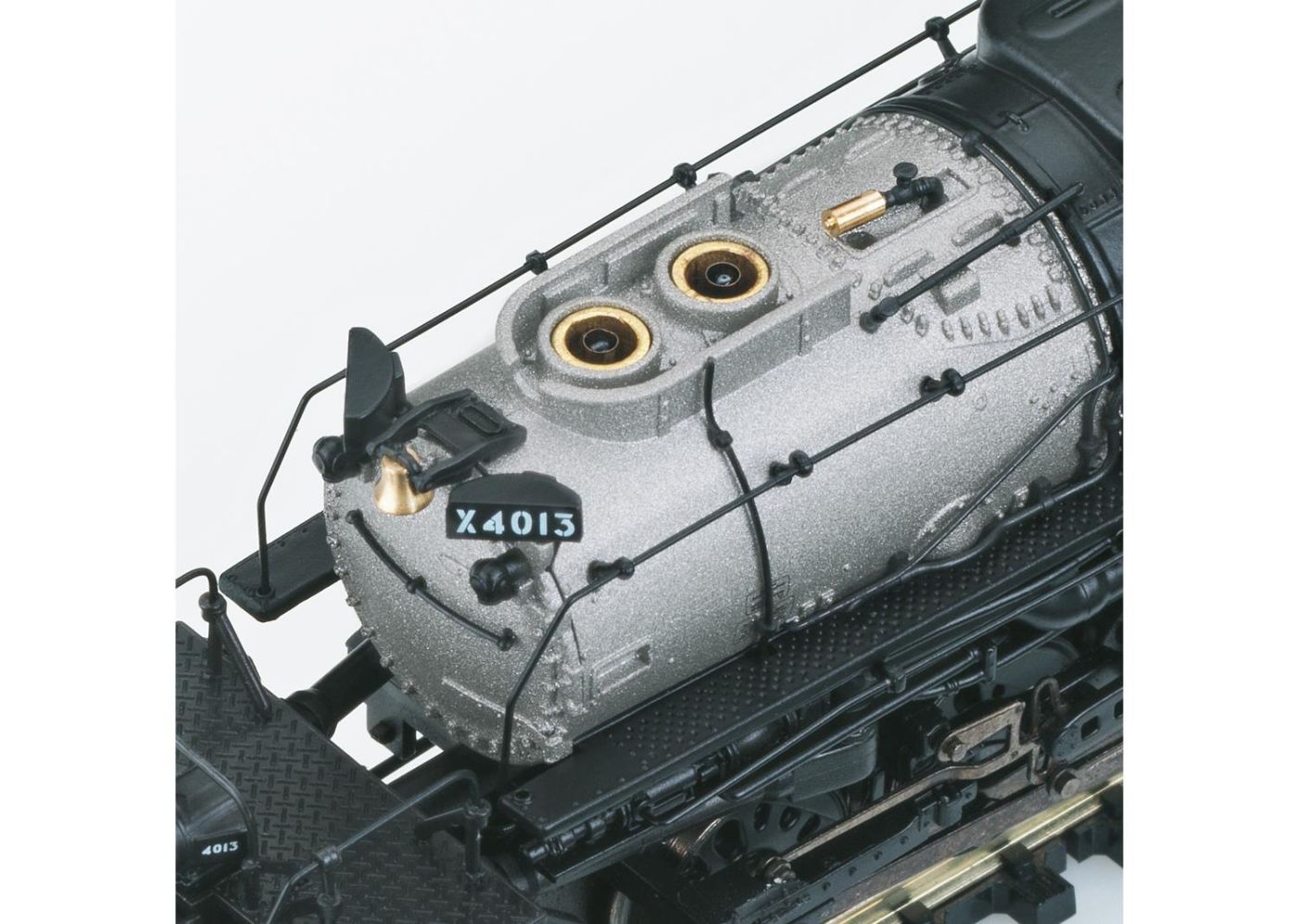 Minitrix 16990: Big Boy Dampflokomotive Reihe 4000 der Union Pacific Railroad (UP), Betriebsnummer 4013, DCC Digital + Sound + Rauch, 1:160